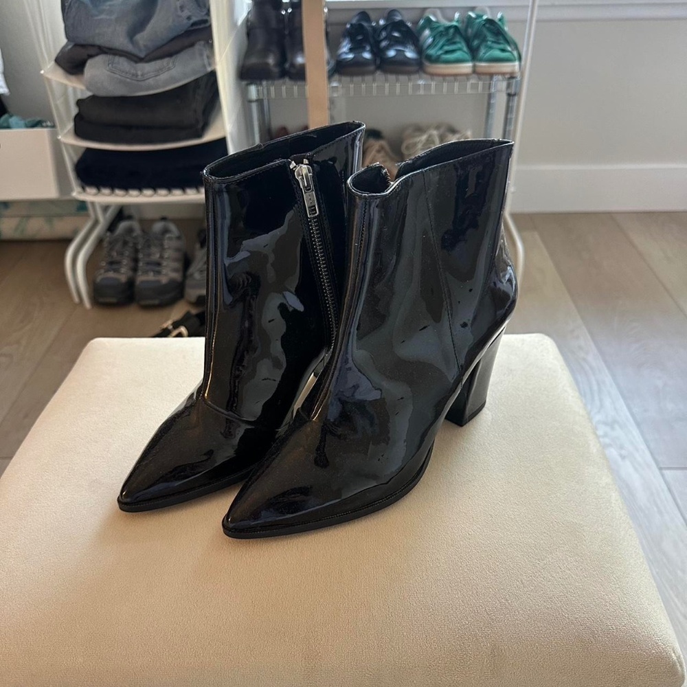 NWOT Crosswalk - black patent leather ankle boots - US 8